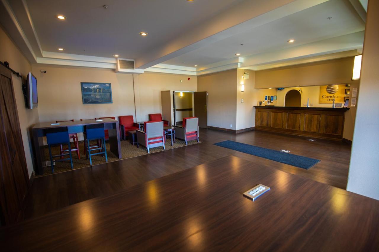 Comfort Inn Lethbridge Eksteriør bilde